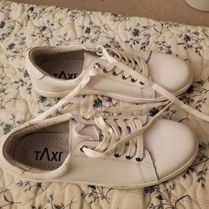 casual shoes for women